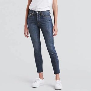 Levi’s Wedgie Dark Wash Skinny Jeans Size 27